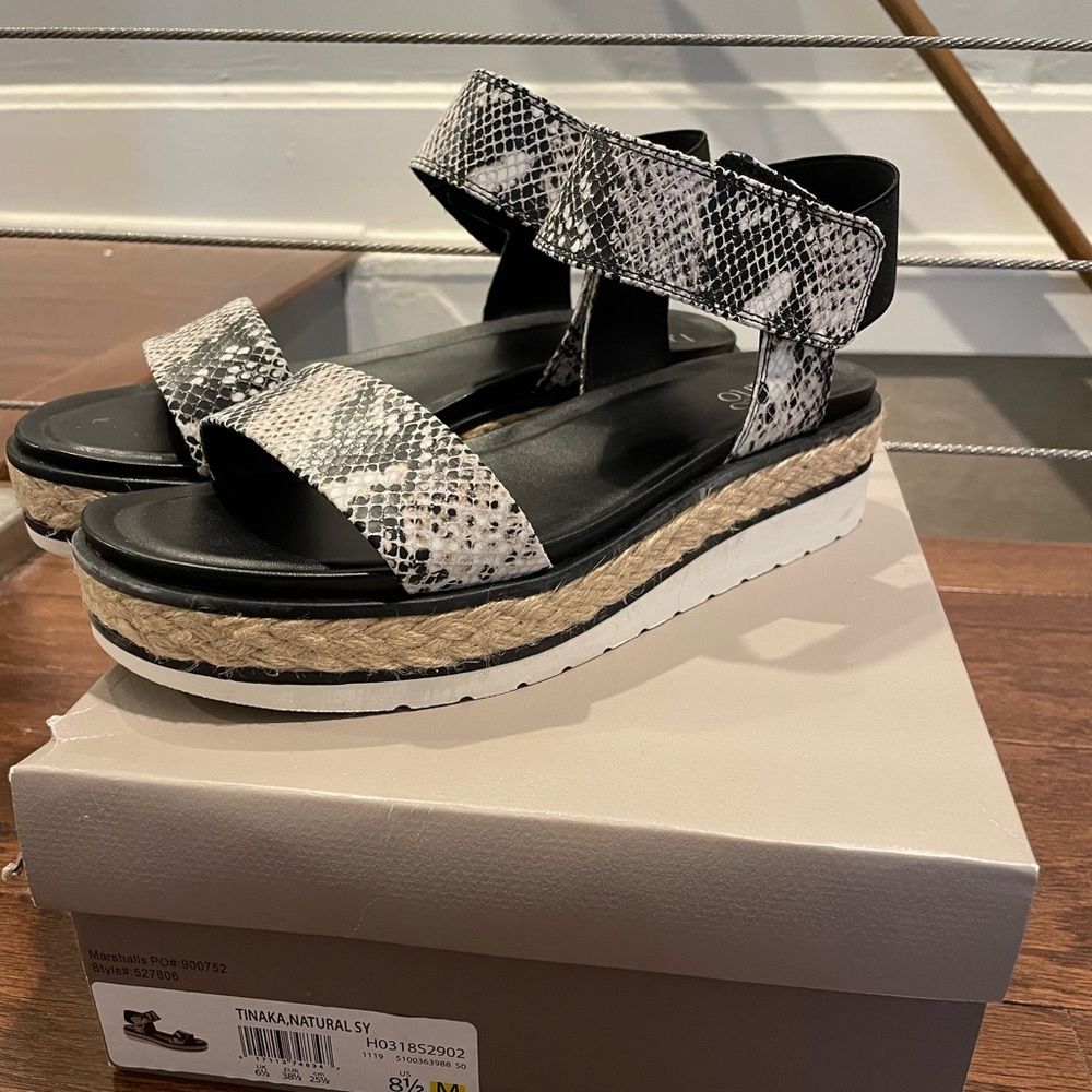 Franko Sarto snake skin sandal size 8.5